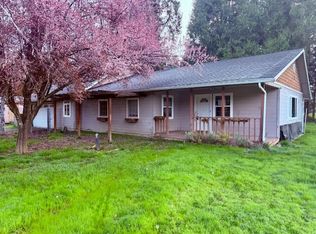 8225 E Evans Creek Rd, Rogue River, OR 97537