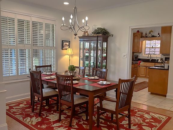 5th image of 213 Savannah Park Dr