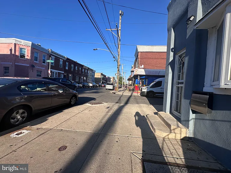 526 W Porter St — Photo 4