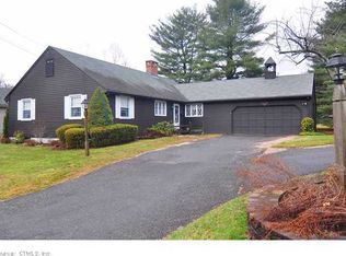18 Gloucester Ln, West Hartford, CT 06107