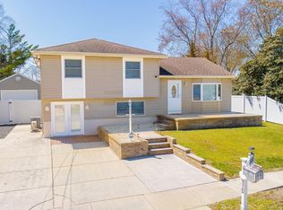 16 Croydon Dr, Cape May, NJ 08204