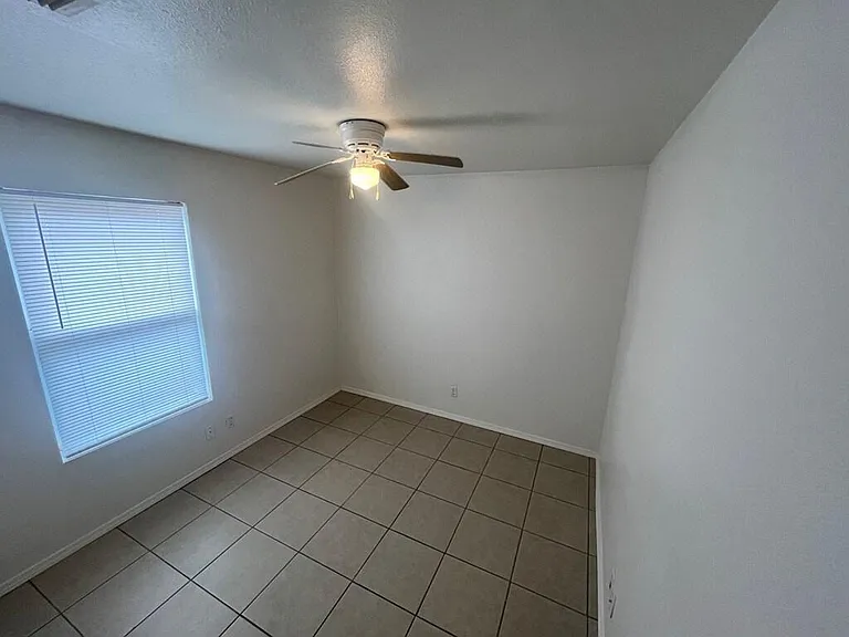 1210 Chaparral St — Photo 10