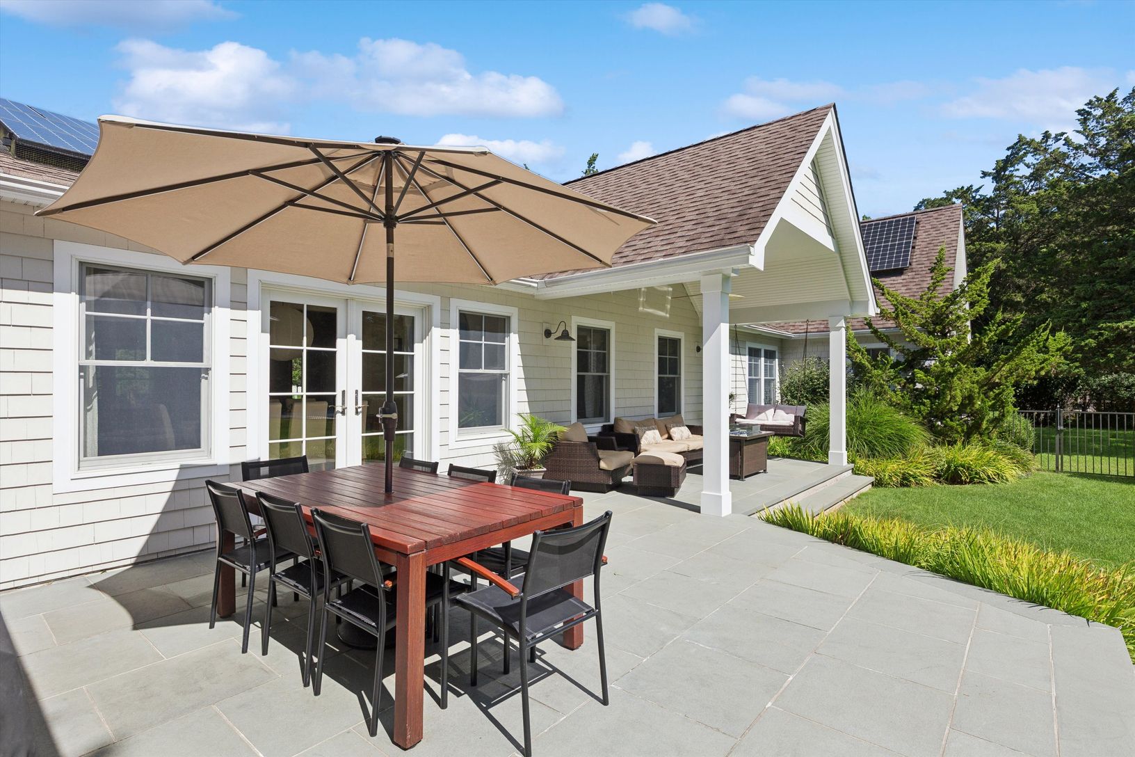  Bluestone patio.
