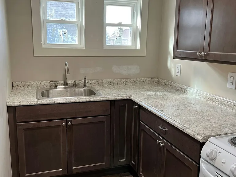 119 E Elm St #4 — Photo 2