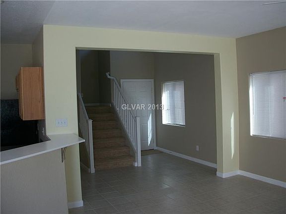 2nd image of 3829 Carisbrook Dr