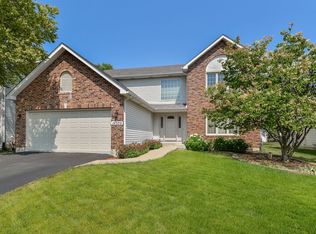 1N329 Fanchon St, Carol Stream, IL 60188