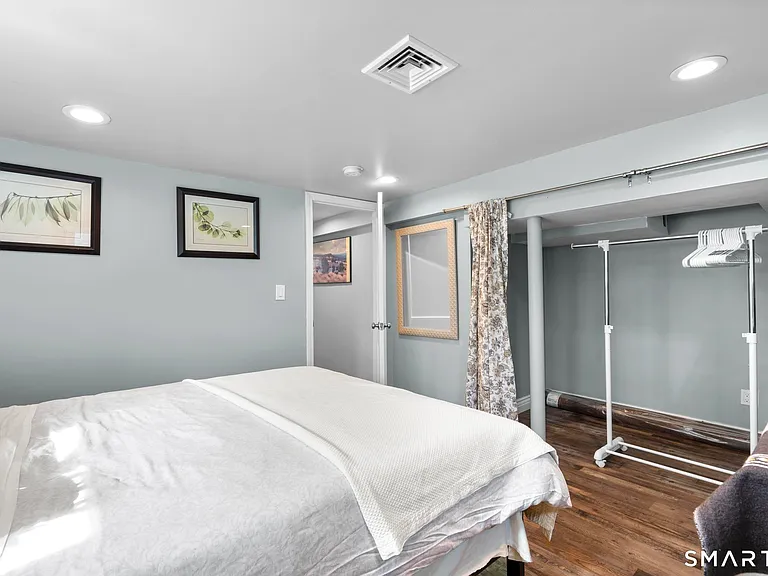 111 Judd St — Photo 17