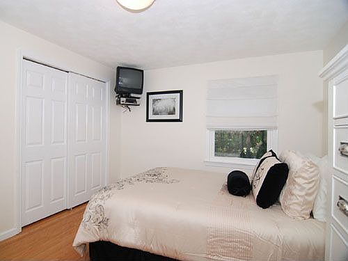 2nd image of 10 Indian Valley Dr