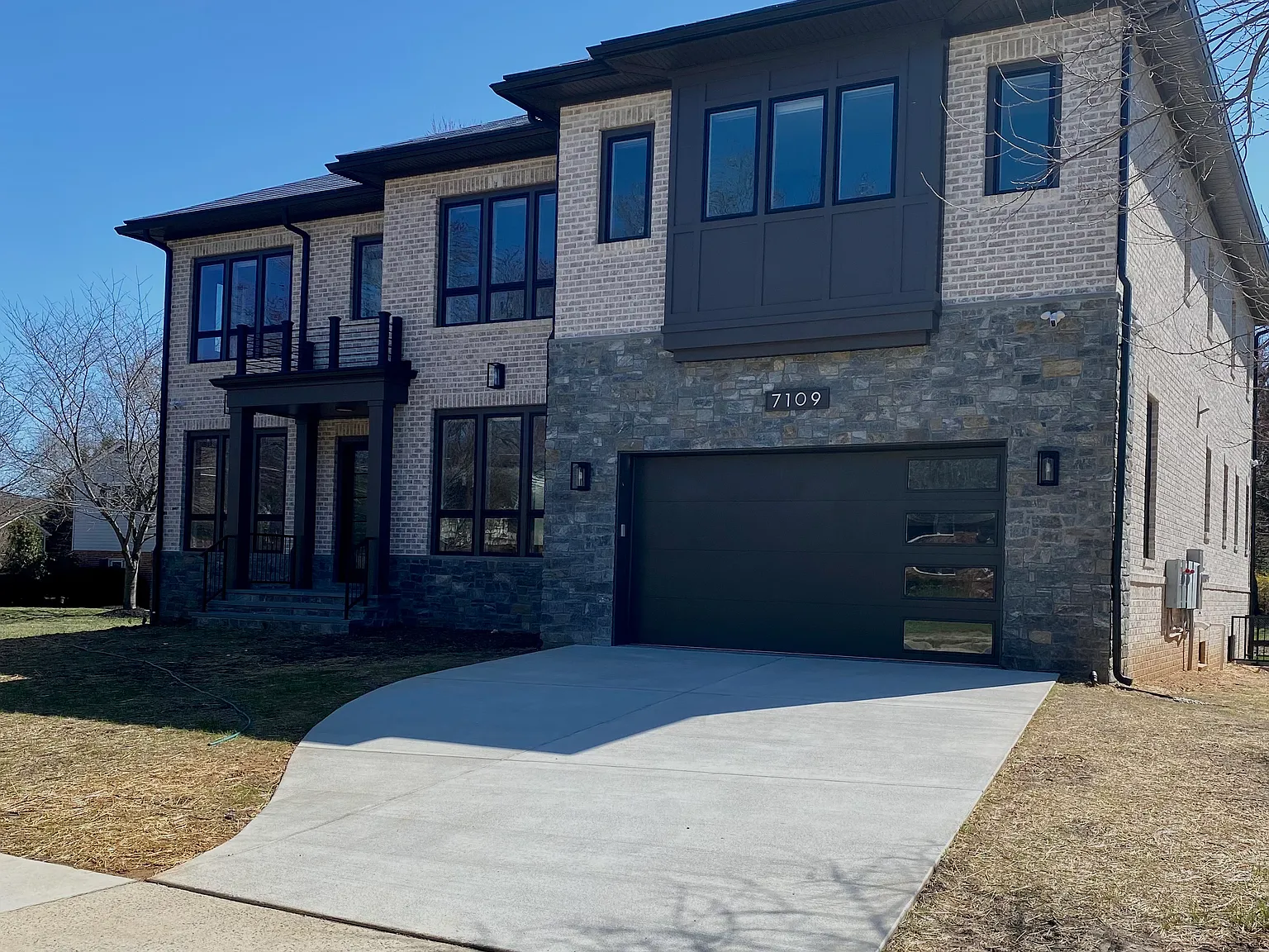 7 bed, 8.5 bath, 5527 sqft, $1,750 — Photo 2