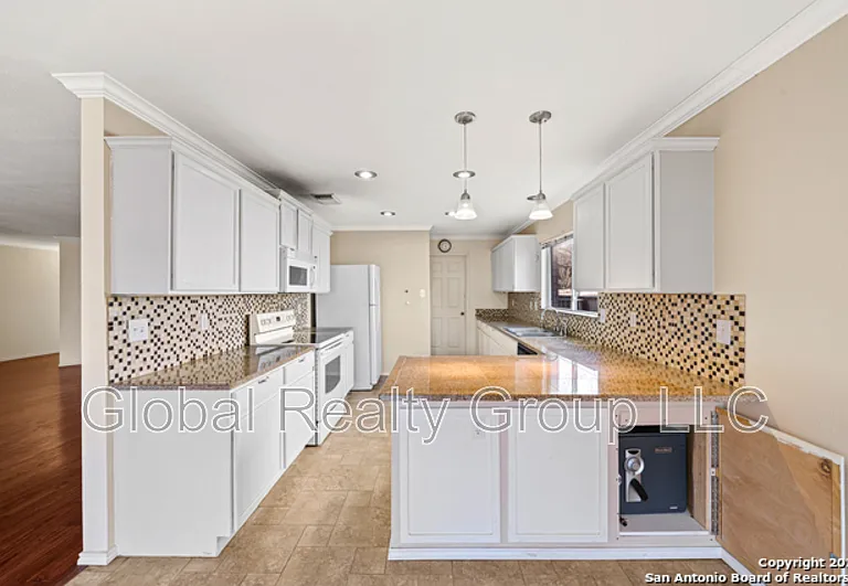 2913 Candleberry Dr — Photo 3