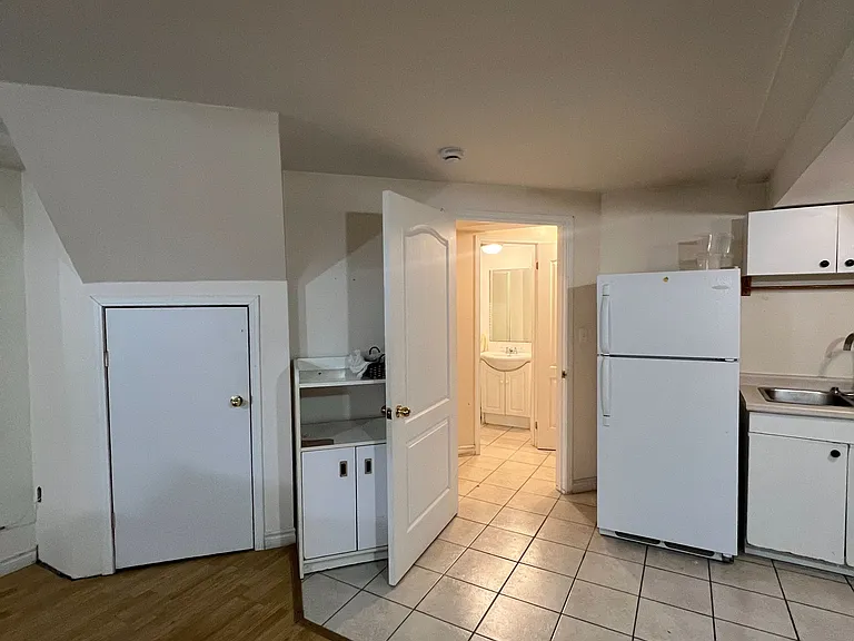 794 Khan Cres #BASEMENT — Photo 4
