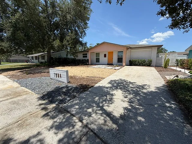 3 bed 1 bath Utilities included — Photo 2