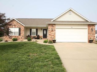 100 Shadowbrooke, Troy, IL 62294