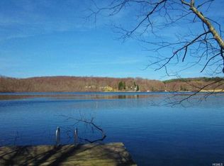 453 N Lake Blvd, Mahopac, NY 10541