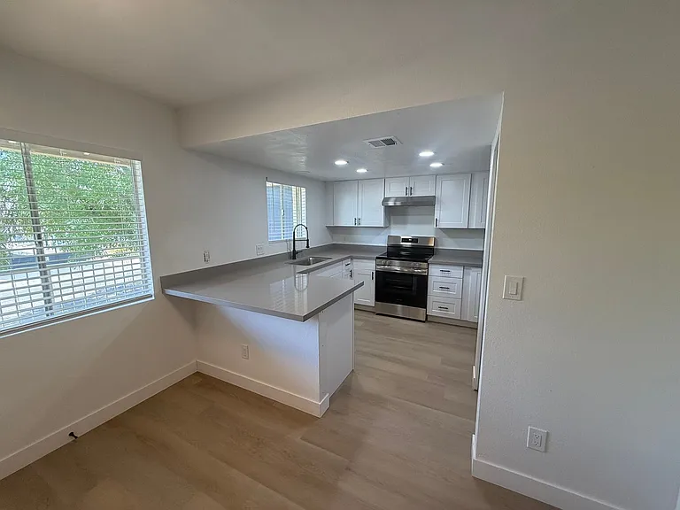 2704 E. Turney Ave — Photo 1