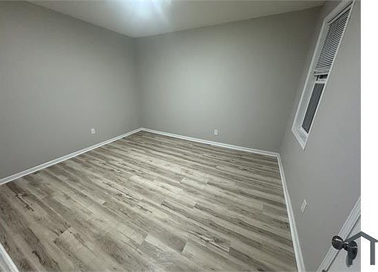 3rd image of 412 W 7th St #2