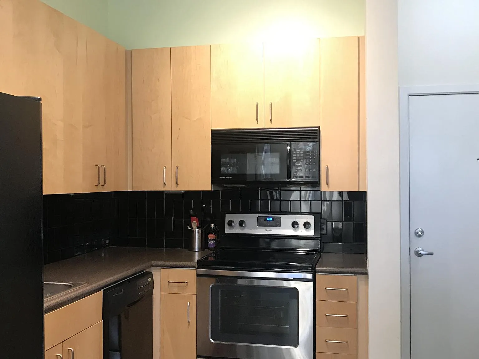 1 bed, 780 sqft, $1,500 — Photo 3