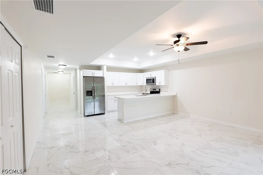 3 bed, 2.0 bath, 1191 sqft, $1,800 — Photo 3