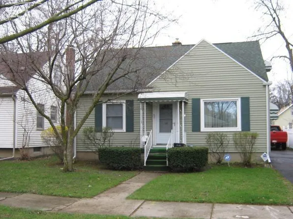 905 Bloor Ave, Flint, MI 48507