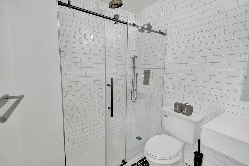 2 bed, 955 sqft, $4,200 — Photo 4