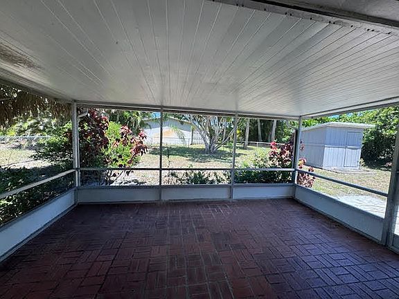 2nd image of 709 SE Alamanda Way