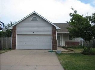 615 E High Plains Cir, Maize, KS 67101