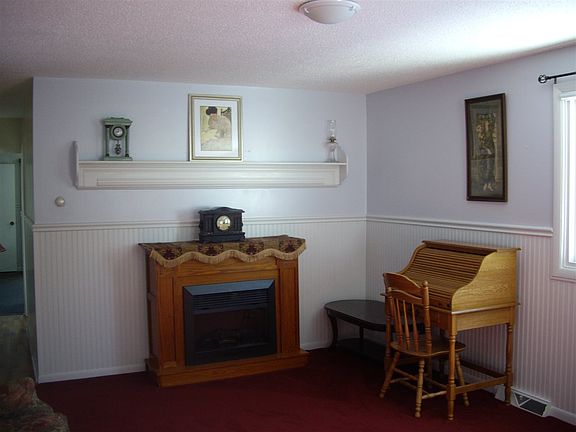 3rd image of 612 Wilson St