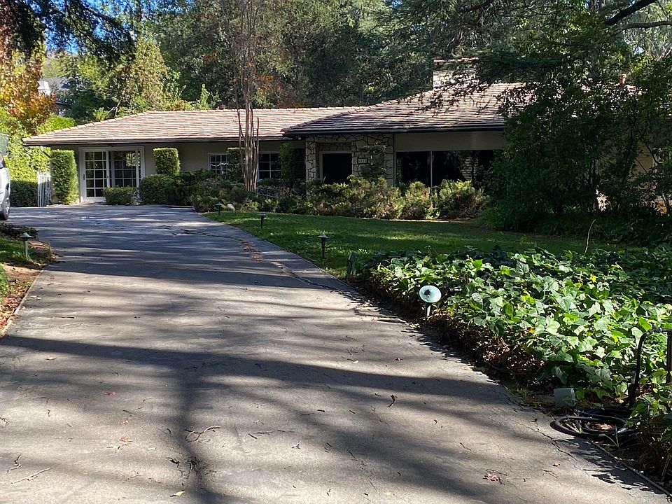 2nd image of 1572 Alta Canyada Rd