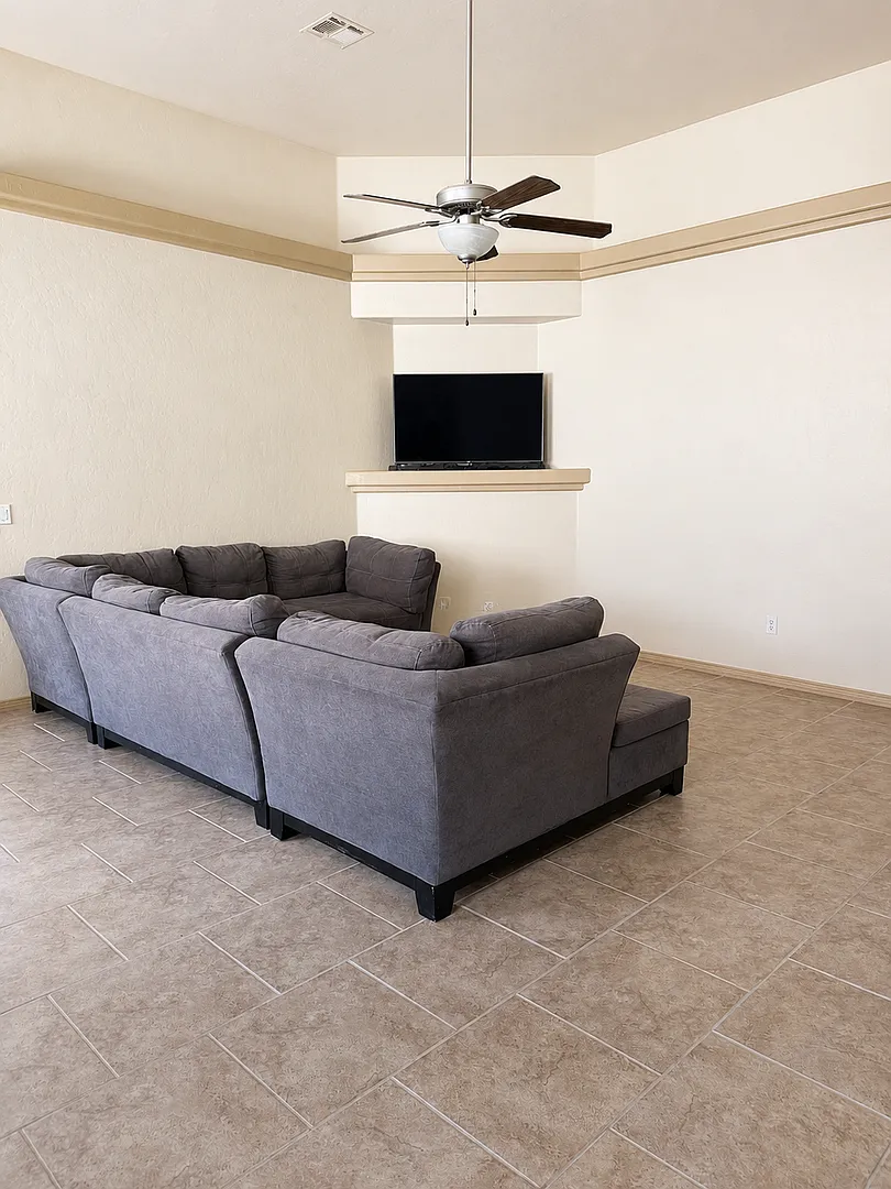 Stunning Organ Mountain Views, Beautiful Upgrades & Solar Savings! — Photo 3