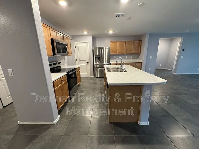 1633 W Pinkley Ct — Photo 7