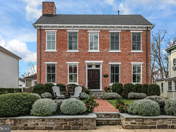 124 S Main St, Pennington, NJ 08534