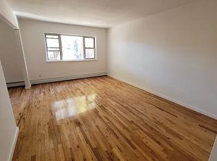 3624 24th St #2, Astoria, NY 11106