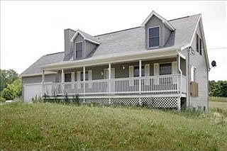 5th image of 875 Beach Dr N