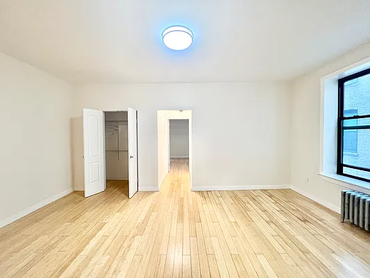 Rented by A&E Real Estate Management | media 7