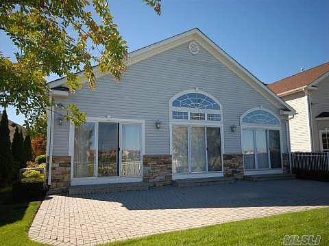 2nd image of 157 Hamlet Dr