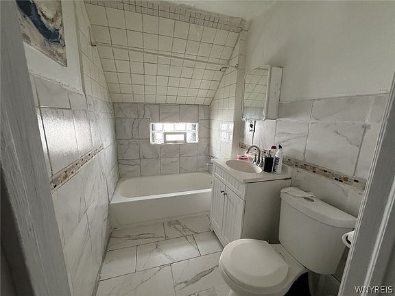 5th image of 539 Sherman St