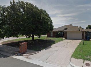 1604 Foxfire Rd, Edmond, OK 73003