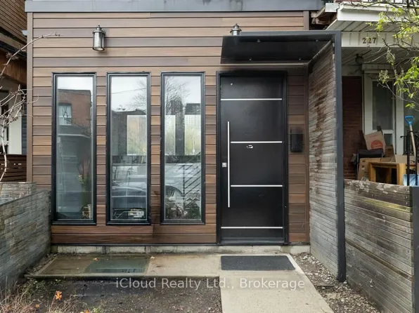 225 Wallace Ave, Toronto, ON M6H 1V5