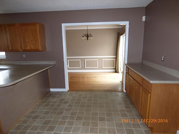 4th image of 216 Somerset Dr