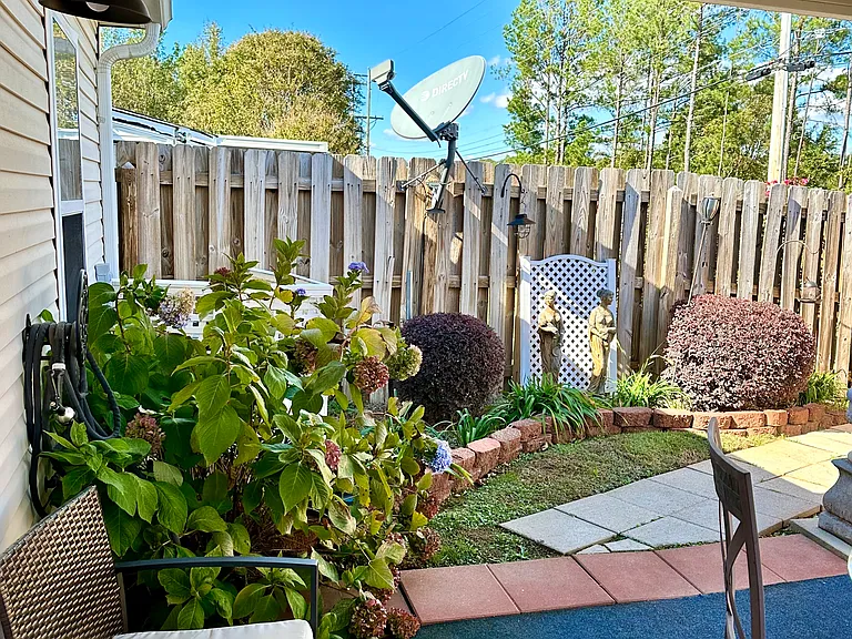 114 Leyland Ct #114 — Photo 9