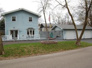 427 Paddington Rd, Willernie, MN 55090