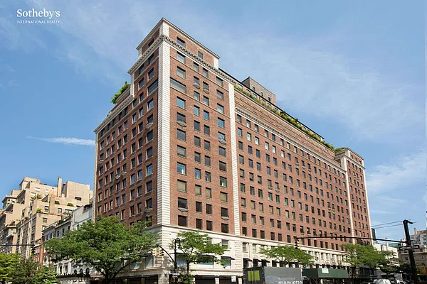 Sold by Sotheby's International Realty | media 13
