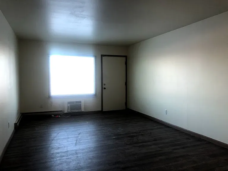211 N 2nd St — Photo 6