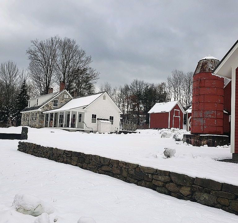 2nd image of 25 Wiley Hill Rd