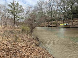 242 W River Bend Dr, Eatonton, GA