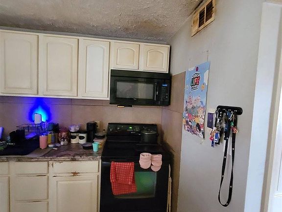 3rd image of 109 Fountain Dr Unit 29