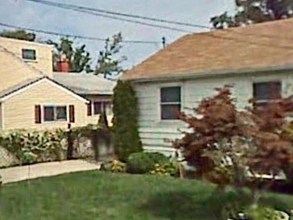 2nd image of 11 Pendlewood Dr