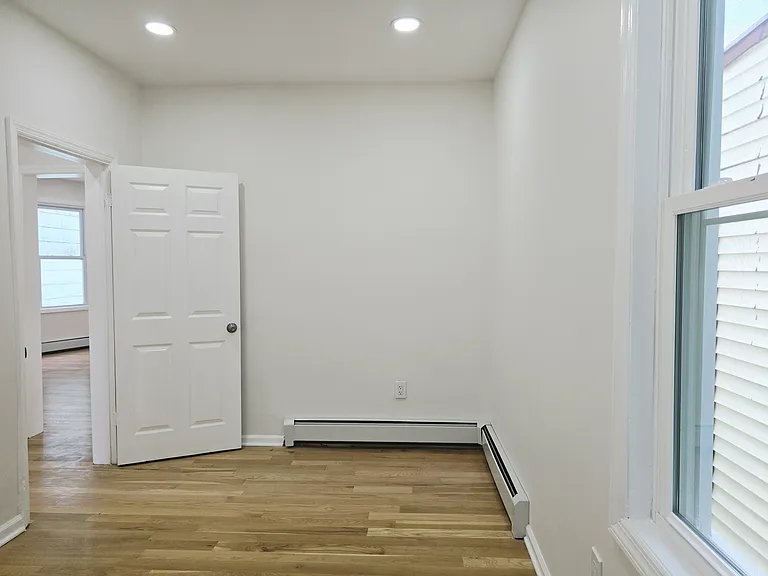15 Dwight St #2 — Photo 32