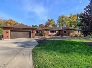 7747 Bronson Rd, Olmsted Township, OH 44138