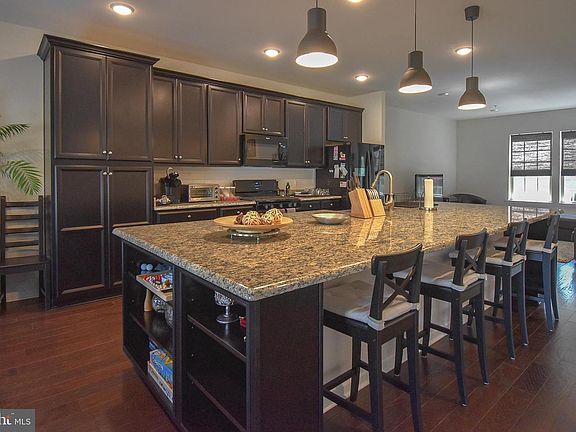 3rd image of 117 Locks Farm Ln